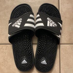 Adidas Slide Size 8 Excellent Condition